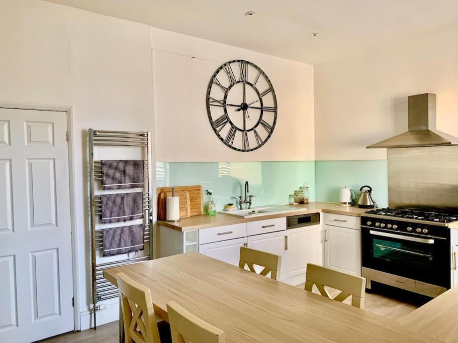 Tidesreach Filey, Sleeps 13, Close To Beach Zewnętrze zdjęcie